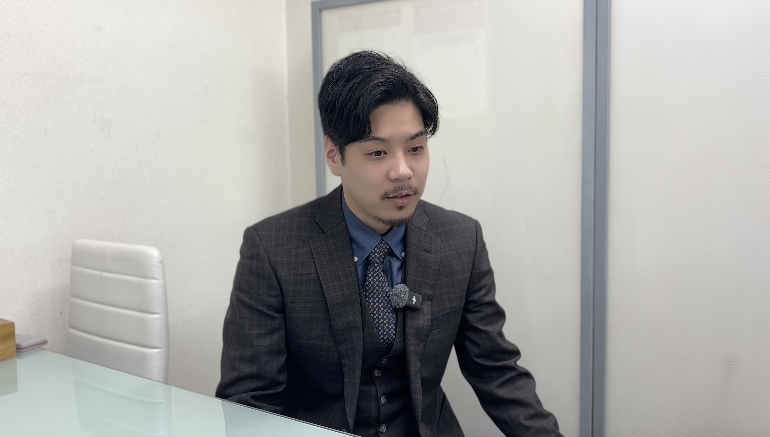 【店長インタビュー前編】「本音を引き出し、共に輝く」最大手アインズグループ店長が語る、仕事の流儀と驚きの労働環境。