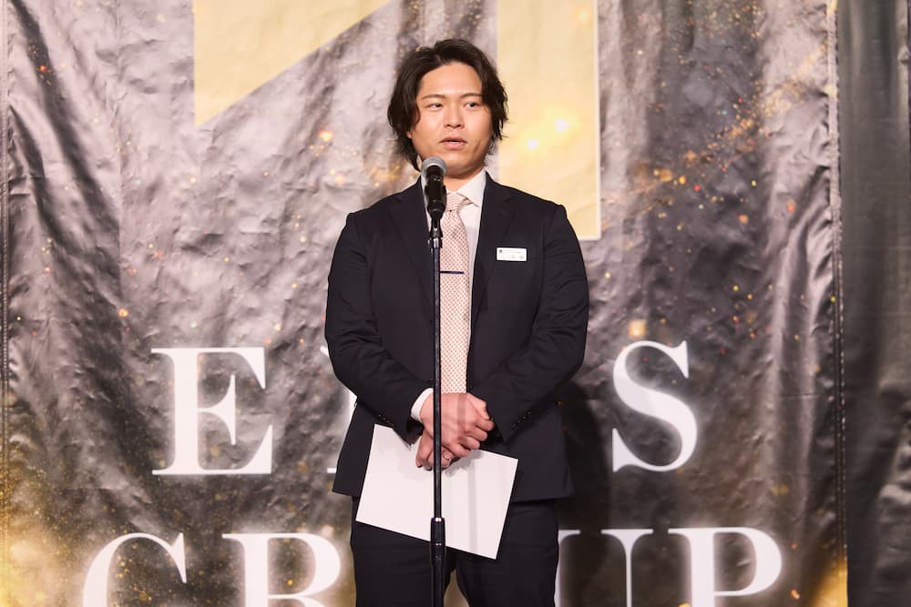 「1位になれると思っていなかった」ブレンダ茨木・大城が営業本数部門1位を受賞1