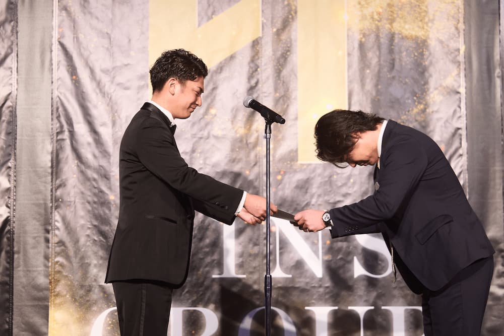 「1位になれると思っていなかった」ブレンダ茨木・大城が営業本数部門1位を受賞2